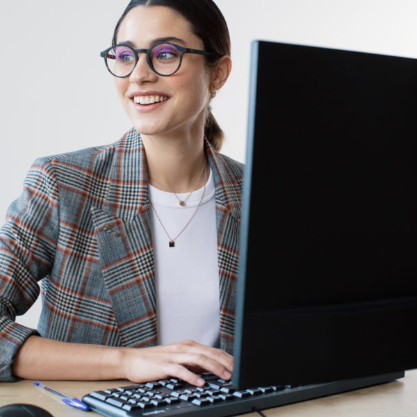 عینک مناسب برای کارمندان