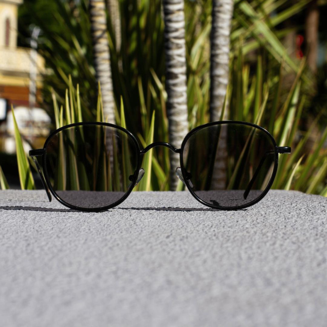 عدسی فتوکرومیک 2025