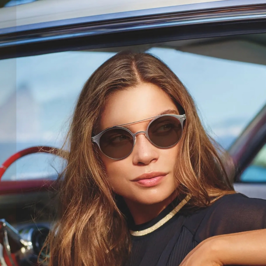 عینک آفتابی مخصوص رانندگی: ویژگیها و مزایا 1 driving glasses 850x850 Antoney Blog Featured Image