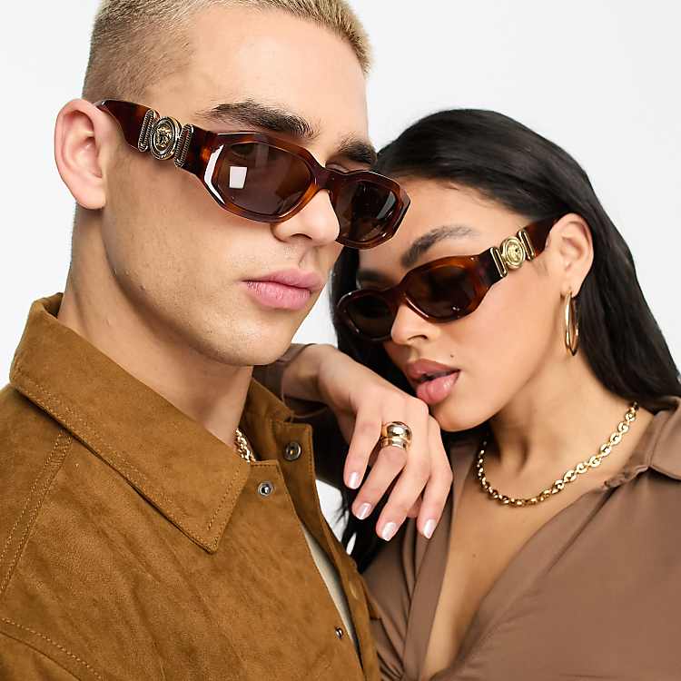 عینکهای آفتابی Versace: درخشش و قدرت در طراحی مد روز 2 204043452 1 brown