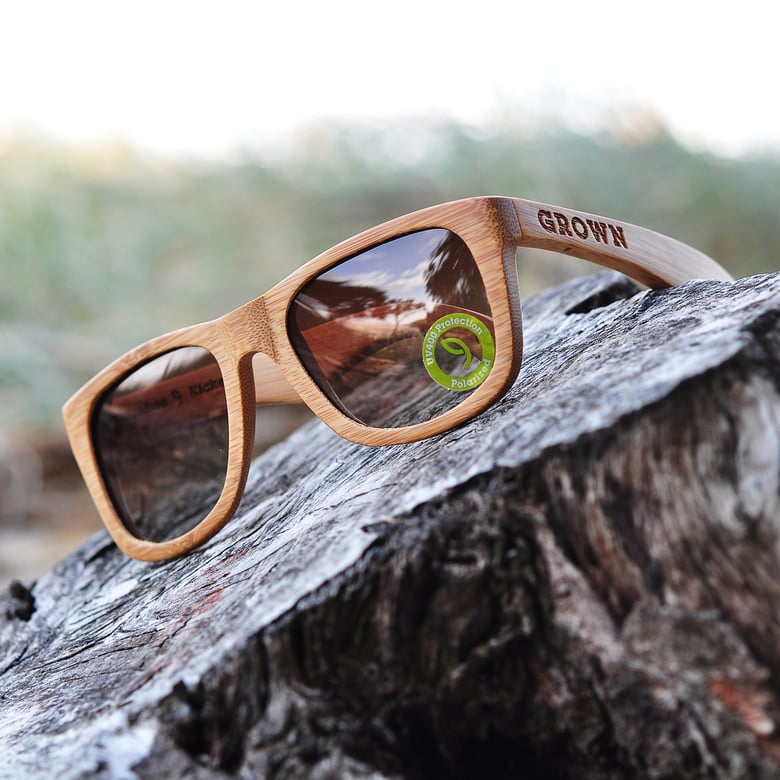 5673019 product2 stainBamboo Kicker Brown