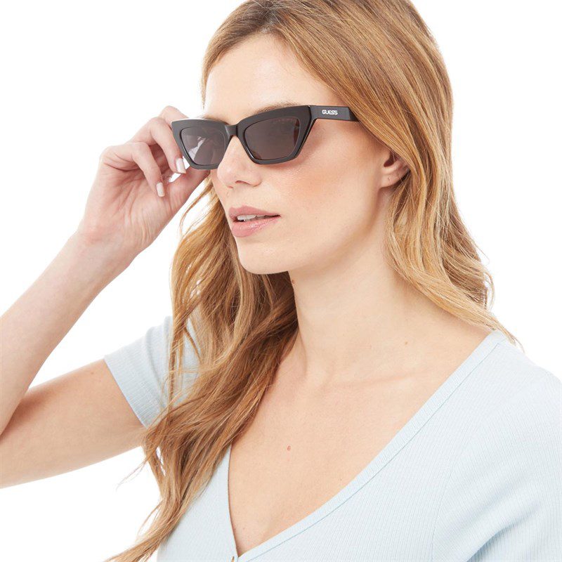 عینک آفتابی Guess: فشن، جذابیت و قیمت مناسب 2 zf30006 1 cloudzoom