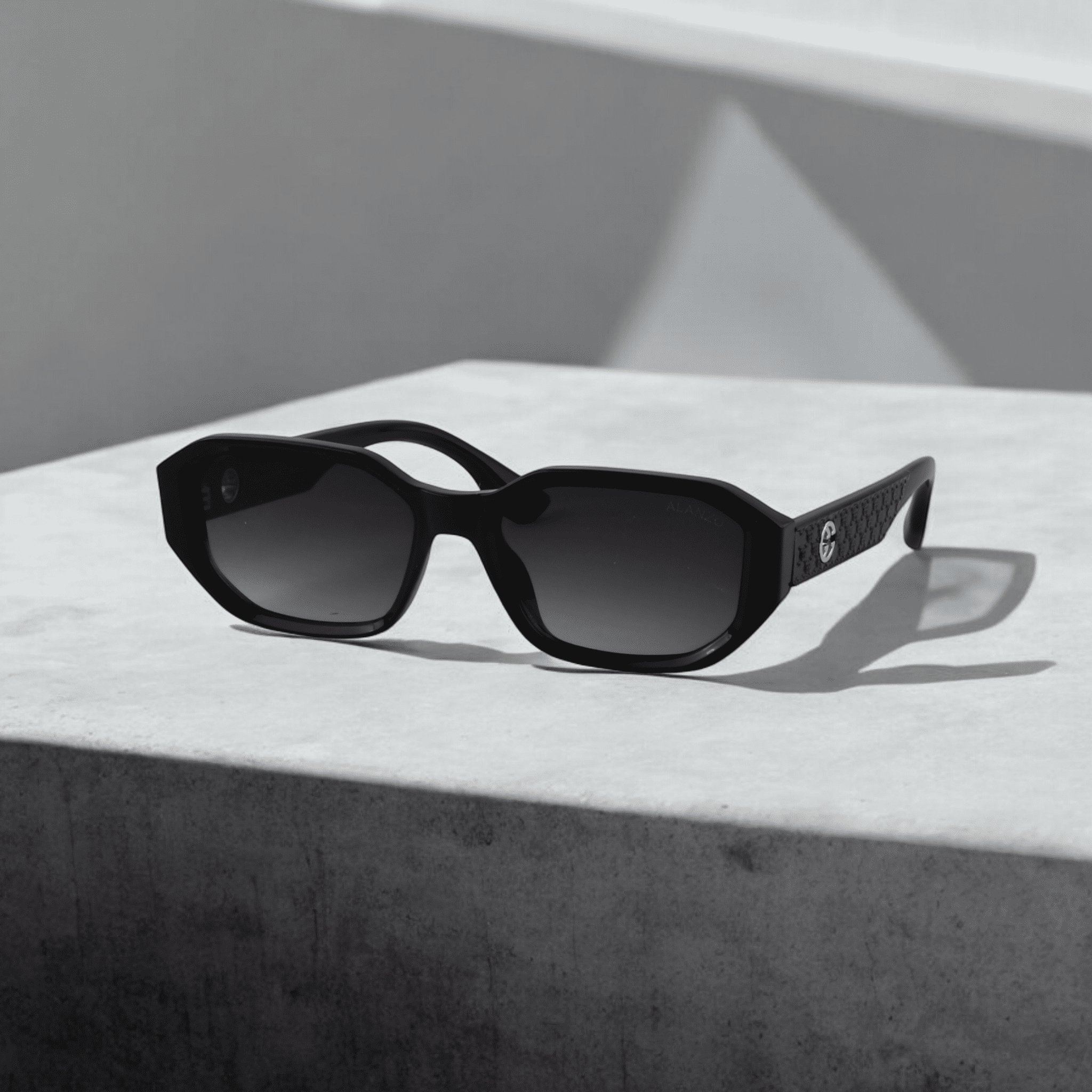 عینک آفتابی زنانه طرح گوچی کد 1116 Gucci Sunglasses 8 عینک آفتابی زنانه طرح گوچی کد 1116 Gucci Sunglasses - تصویر 6