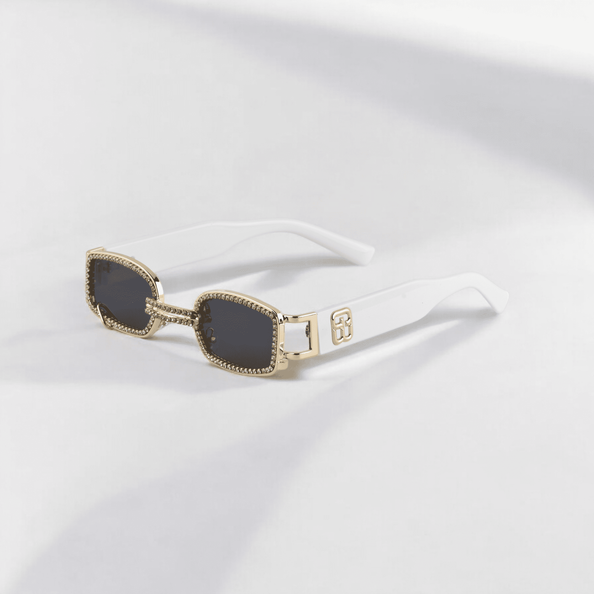 عینک آفتابی زنانه طرح جنتل مانستر پرسینگ و نگین دار کد ۲۰۶۸ Gentle Monster Sunglasses 4 عینک آفتابی زنانه طرح جنتل مانستر پرسینگ و نگین دار کد ۲۰۶۸ Gentle Monster Sunglasses - تصویر 2