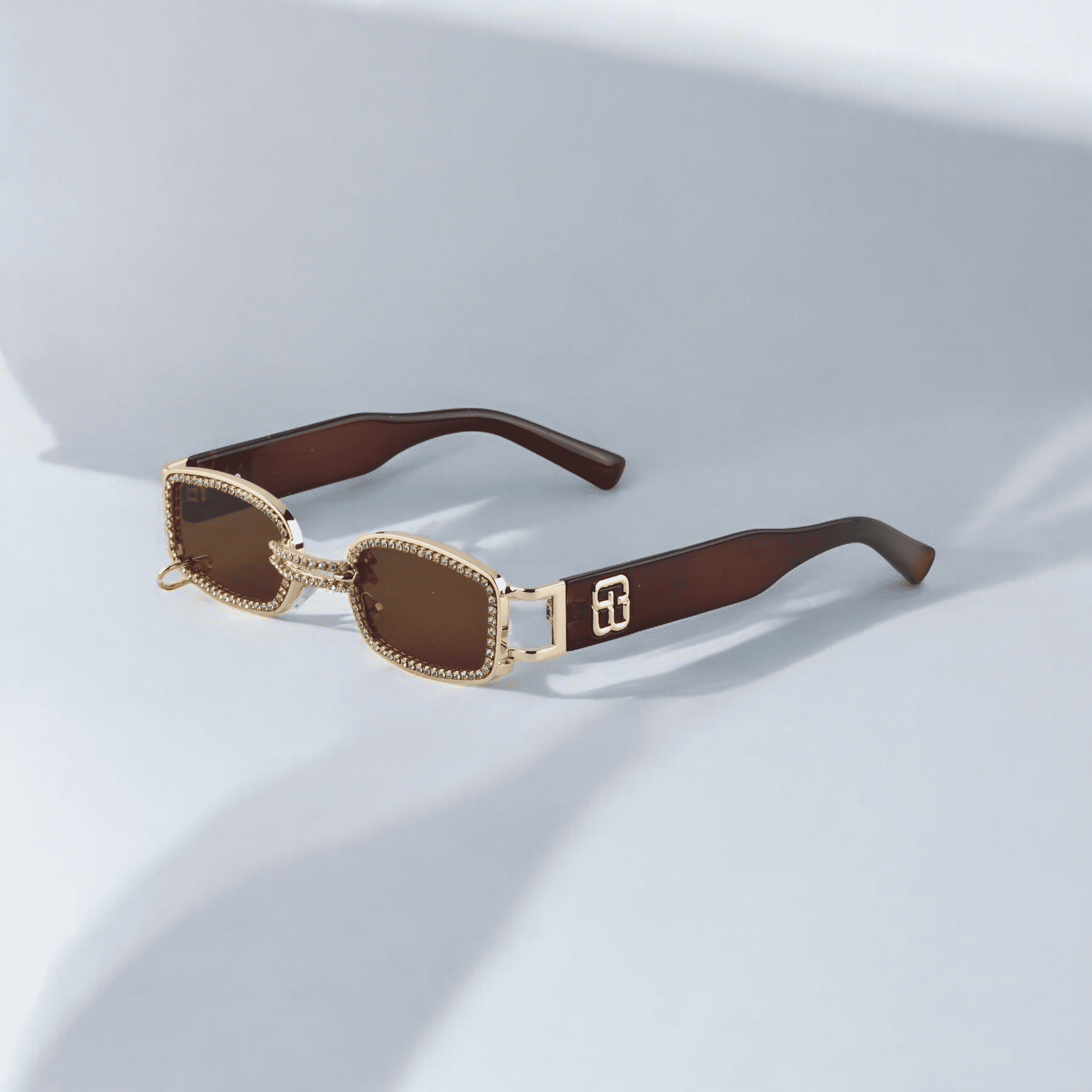 عینک آفتابی زنانه طرح جنتل مانستر پرسینگ و نگین دار کد ۲۰۶۸ Gentle Monster Sunglasses 6 عینک آفتابی زنانه طرح جنتل مانستر پرسینگ و نگین دار کد ۲۰۶۸ Gentle Monster Sunglasses - تصویر 4